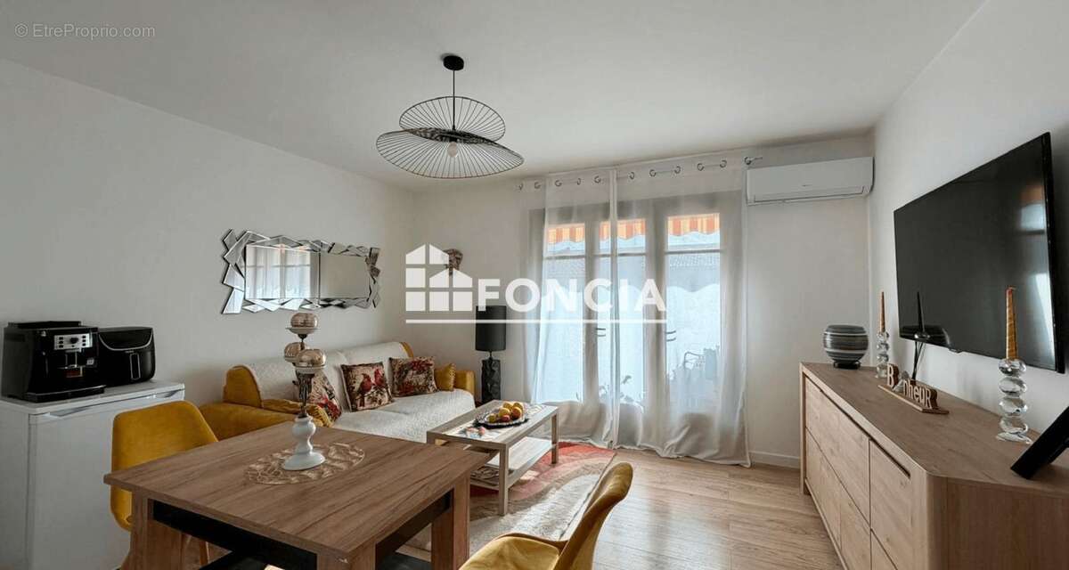 Appartement à SAINT-CYR-SUR-MER