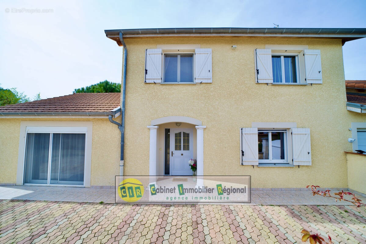 Maison à CHAVANOZ