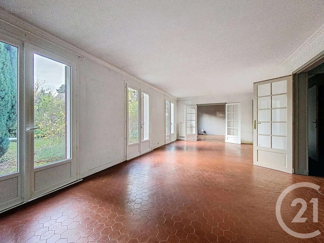 Maison à LE MEE-SUR-SEINE