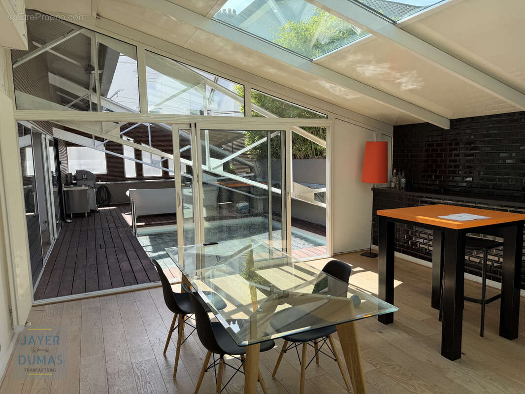 CHALON-SUR-SAONE - Magnifique Maison de ville traitée comme un Loft  - Grand Garage - - photo 5