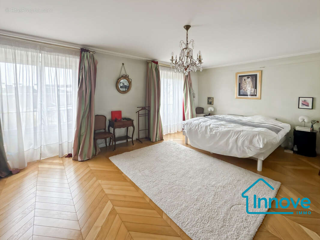 Appartement à VERSAILLES