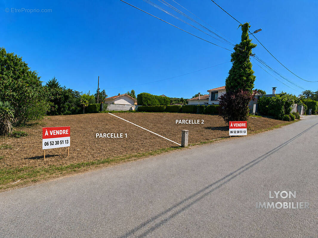 Terrain à SALAISE-SUR-SANNE