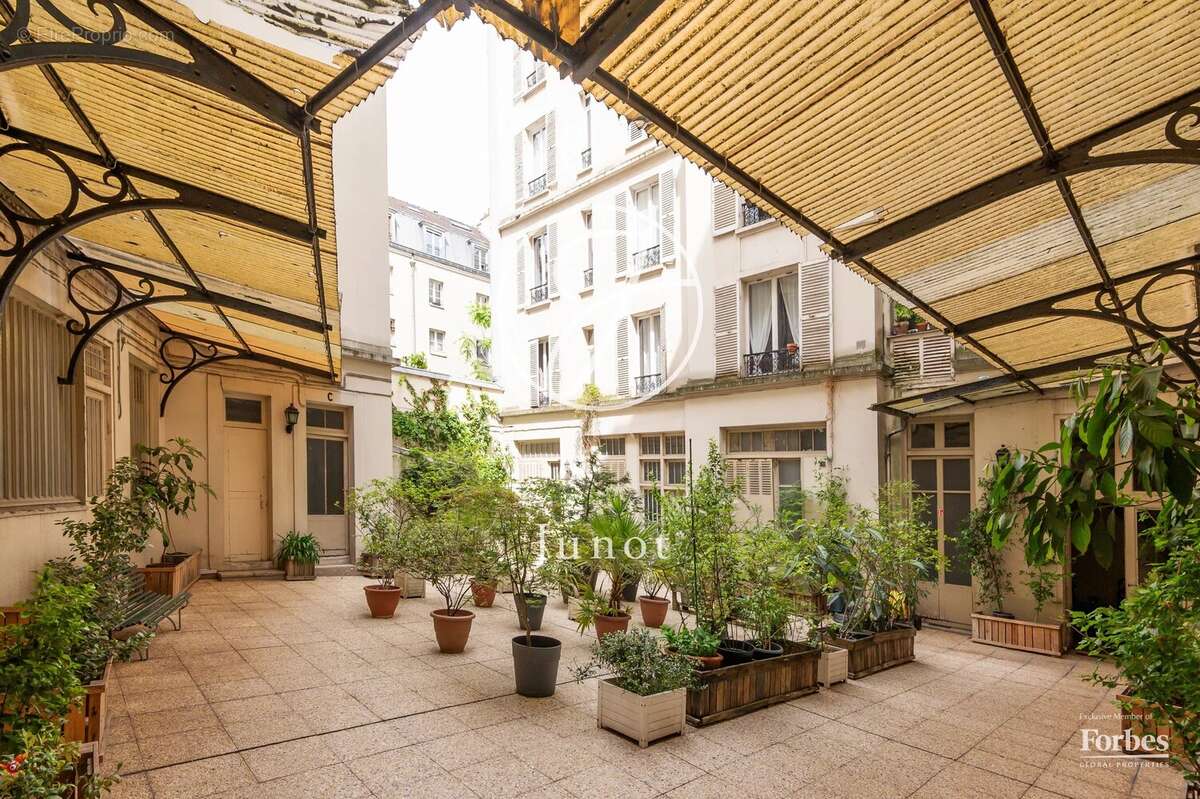 Appartement à PARIS-18E