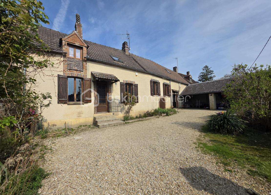 Maison à THORIGNY-SUR-OREUSE