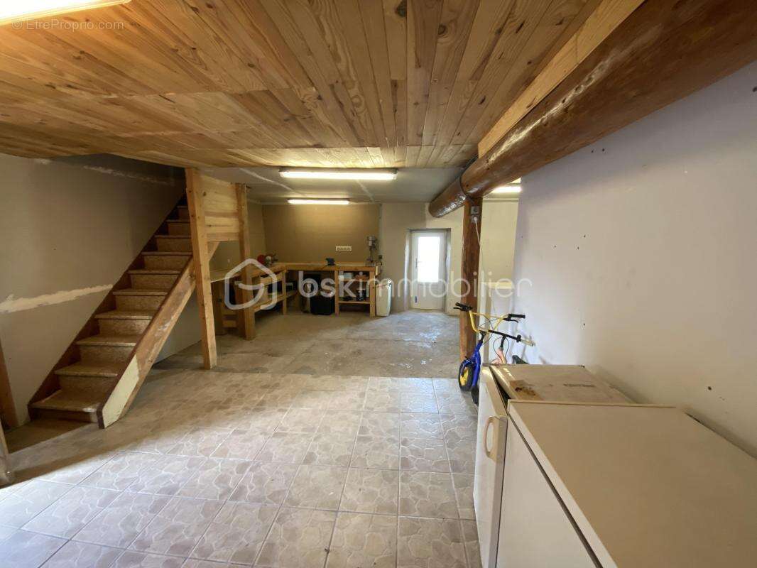 Maison Rénovée avec terrain - photo 11