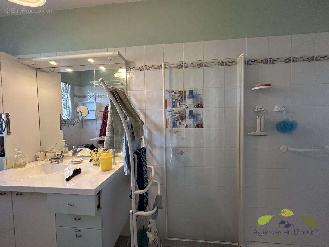 Maison à PEYRAT-LE-CHATEAU