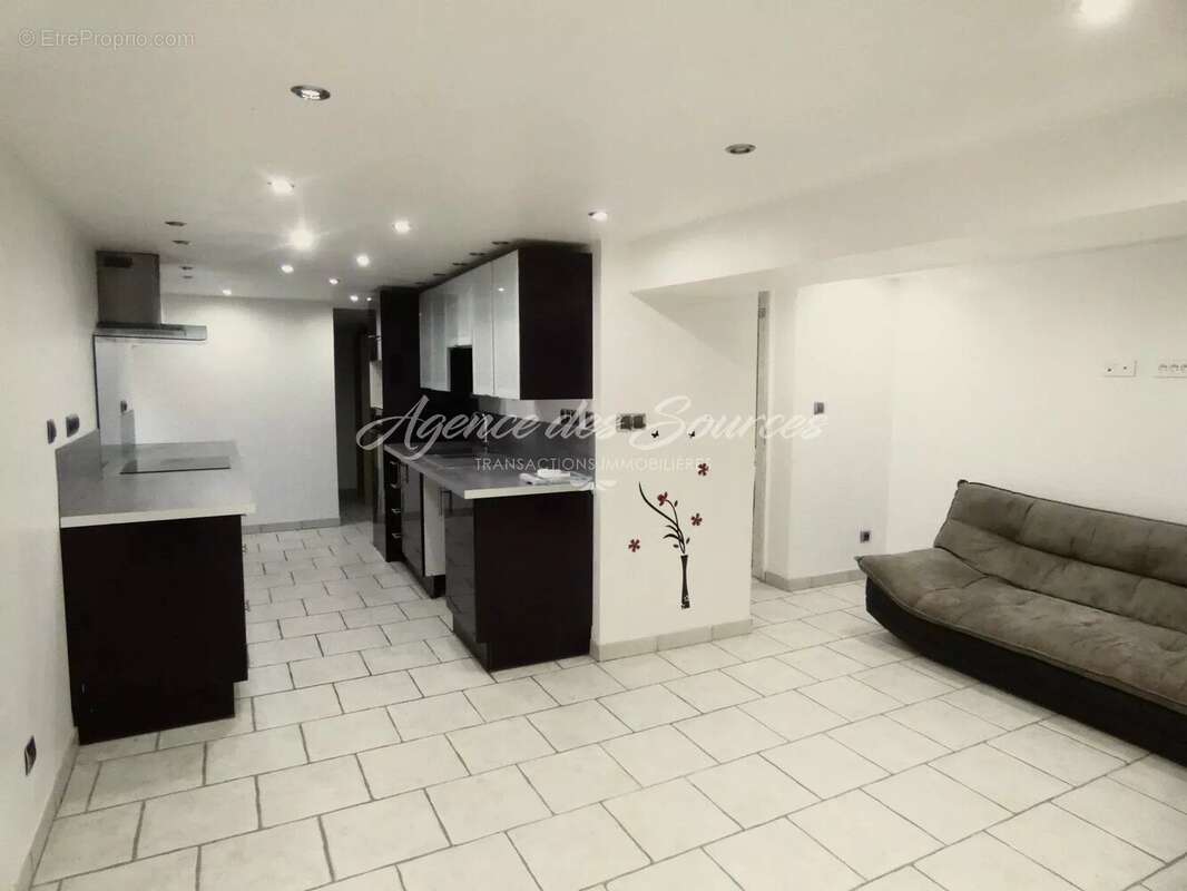 Maison de village + appartement à BRAS - photo 2