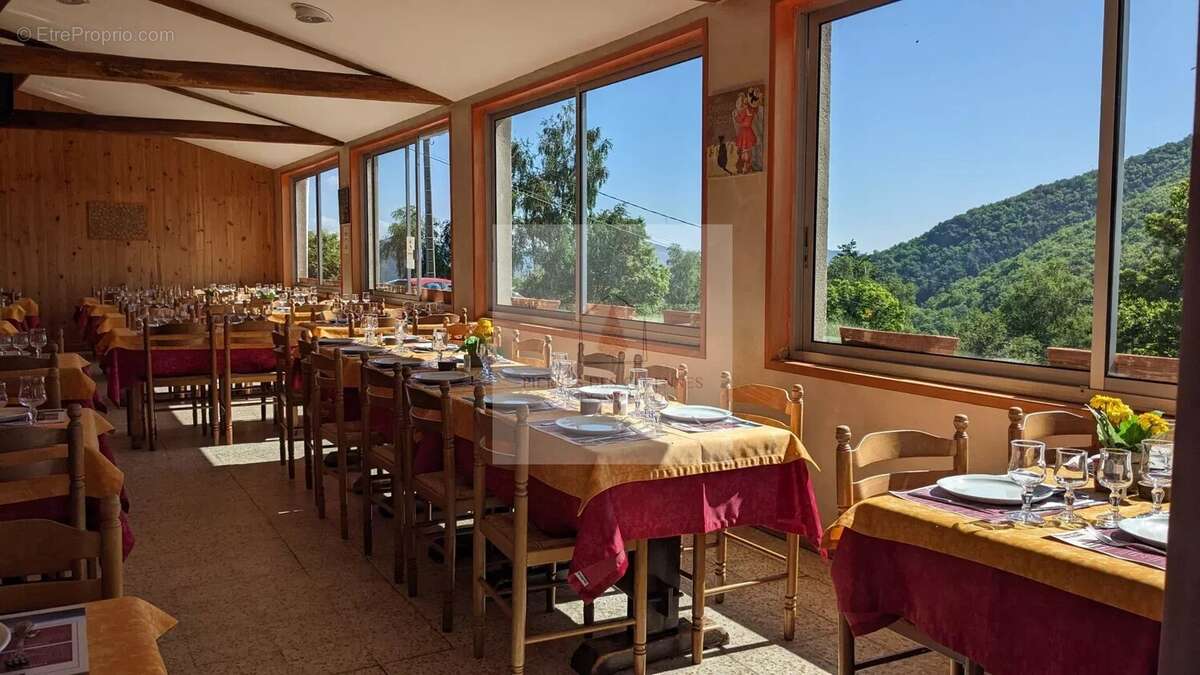 Maison à LE COLLET-DE-DEZE