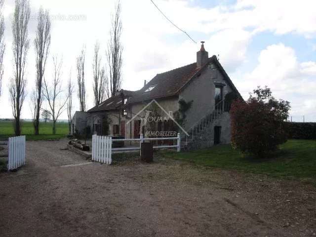 Maison à VARENNES-SUR-ALLIER