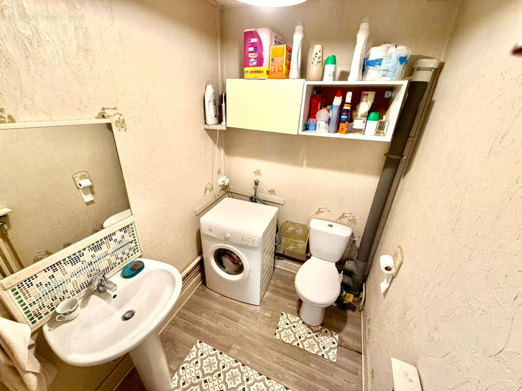 Maison de village sur cour et dépendance - photo 9
