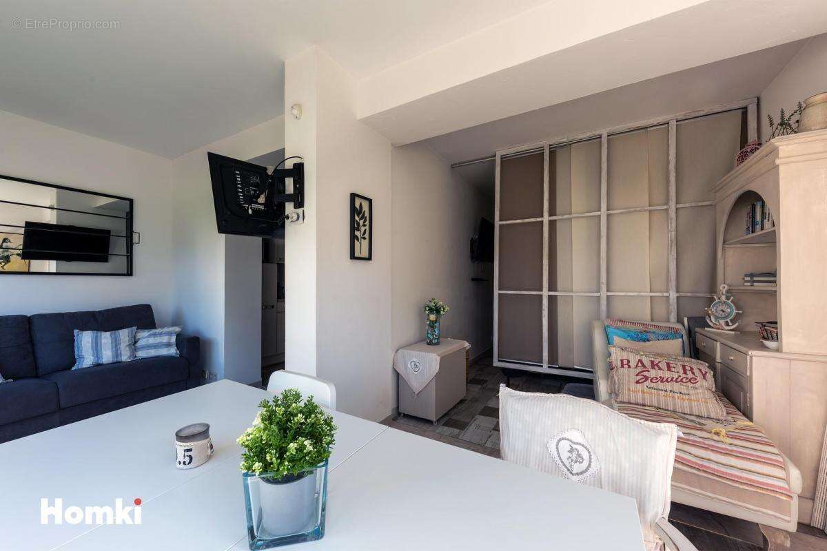 Appartement à MANDELIEU-LA-NAPOULE