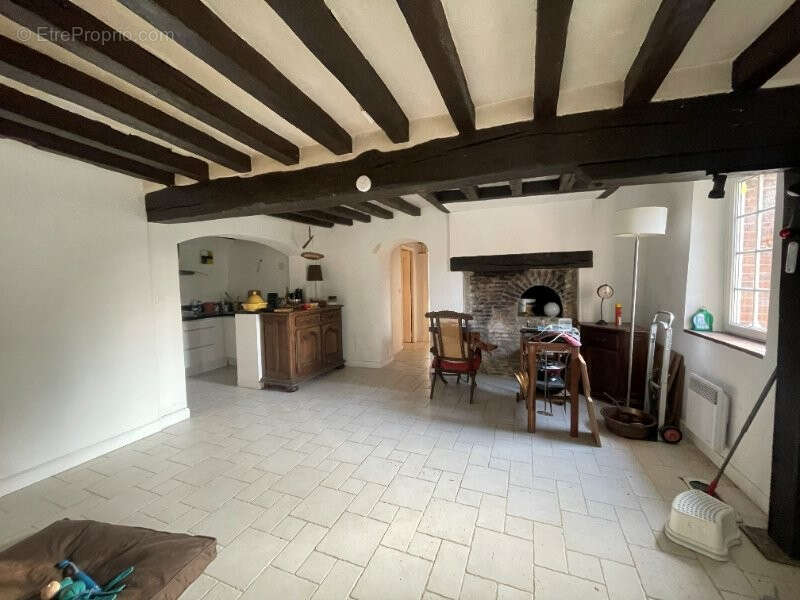 Maison à BEAUMONT-LES-AUTELS