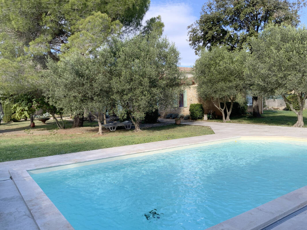 Exclusif,dans un village recherché, maison en pierre avec appartement indépendant sur un terrain de 2167 m2 et - photo 2