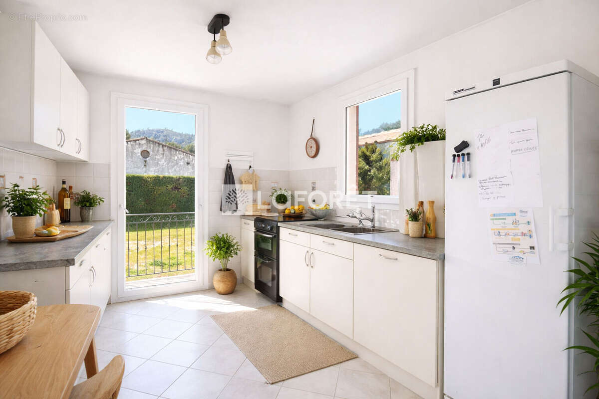 Maison à CUGES-LES-PINS