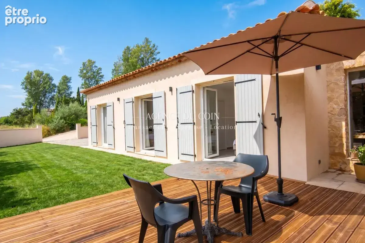 Maison à VILLECROZE