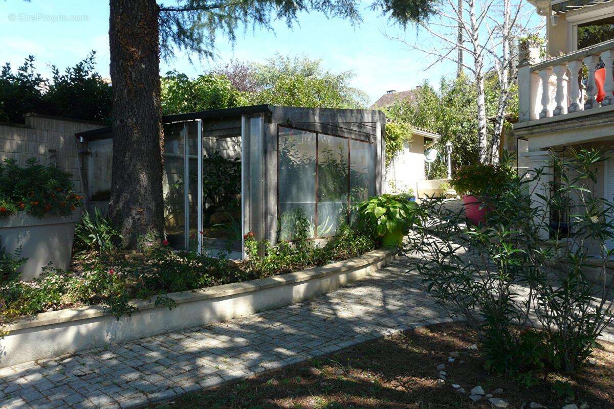Maison lumineuse avec jardin aménagé - photo 4
