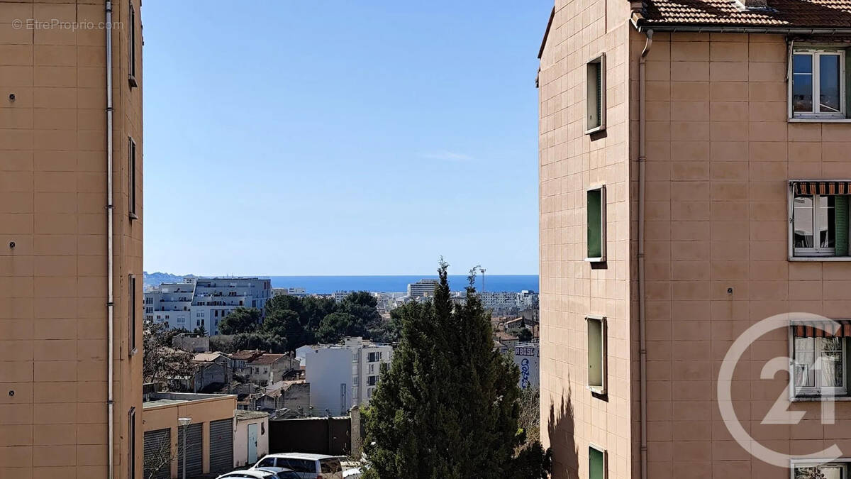 Appartement à MARSEILLE-4E
