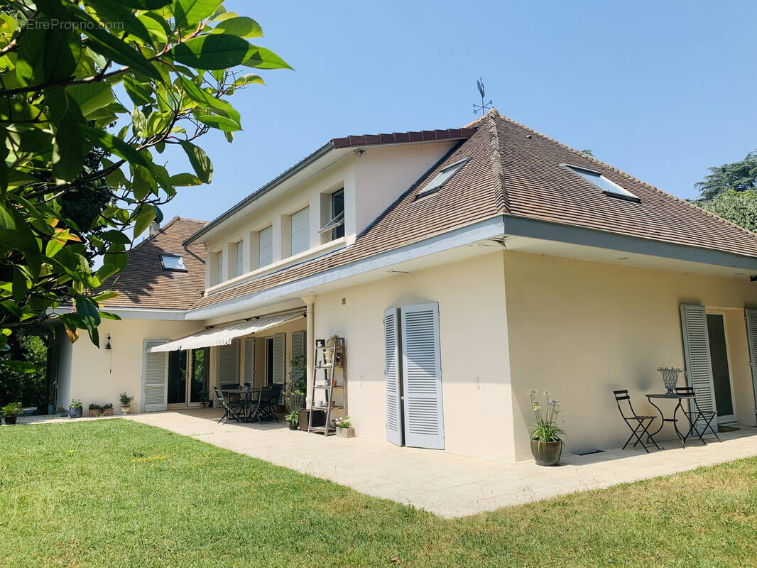 Maison à CHARBONNIERES-LES-BAINS
