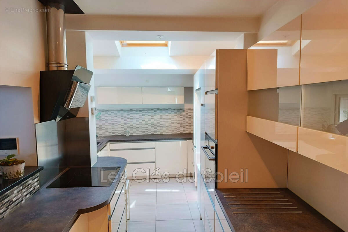 Maison 150 m² à Toulon  - photo 3