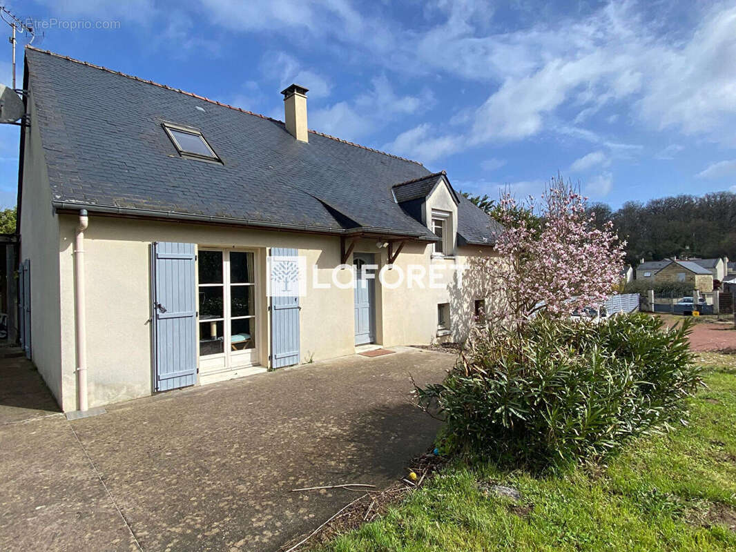 Maison à DISTRE