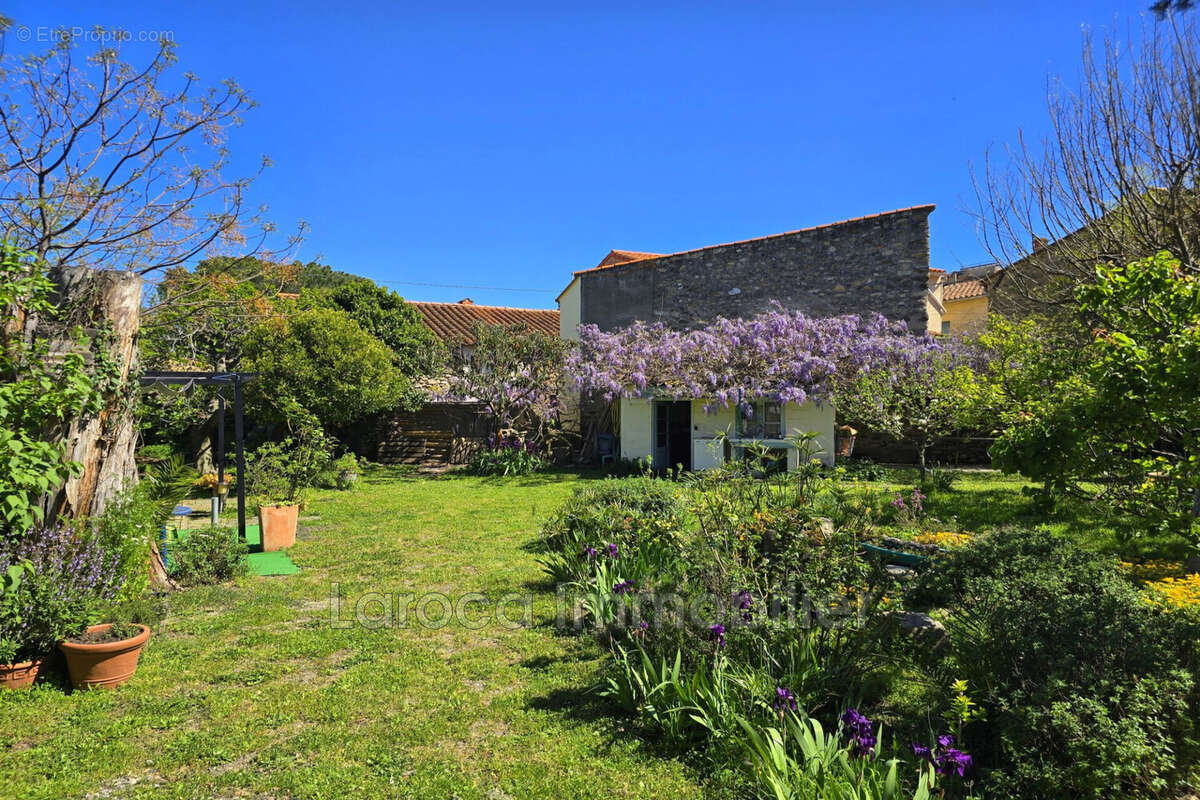 Maison à MONTESQUIEU-DES-ALBERES