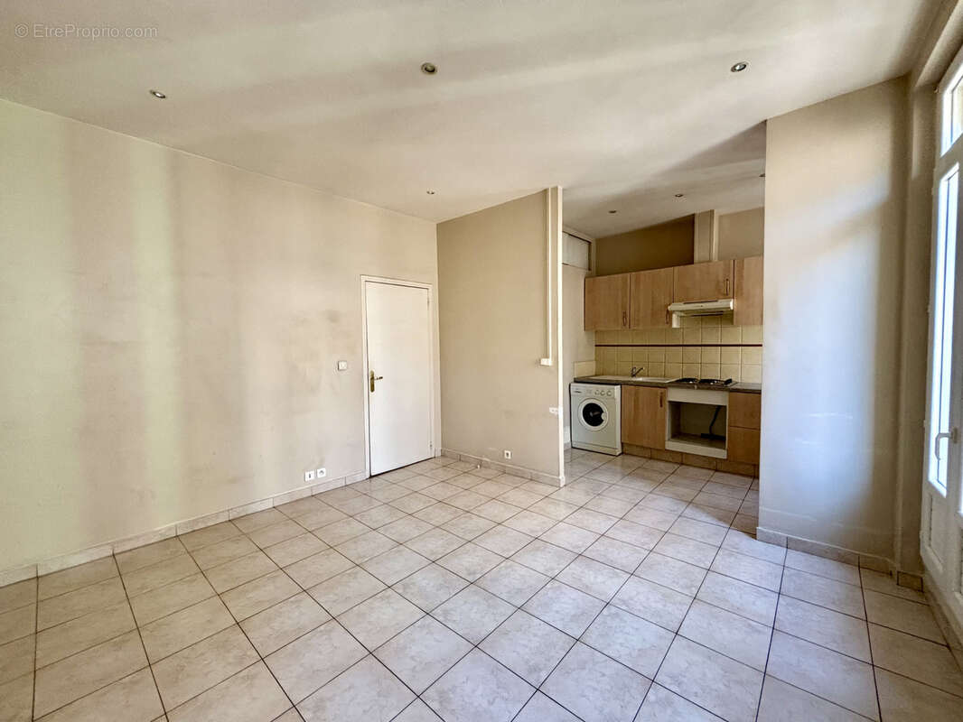 T1/2 de 33m2 - Secteur Saint Charles - photo 2