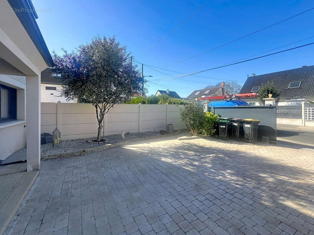 Maison à PARAY-VIEILLE-POSTE