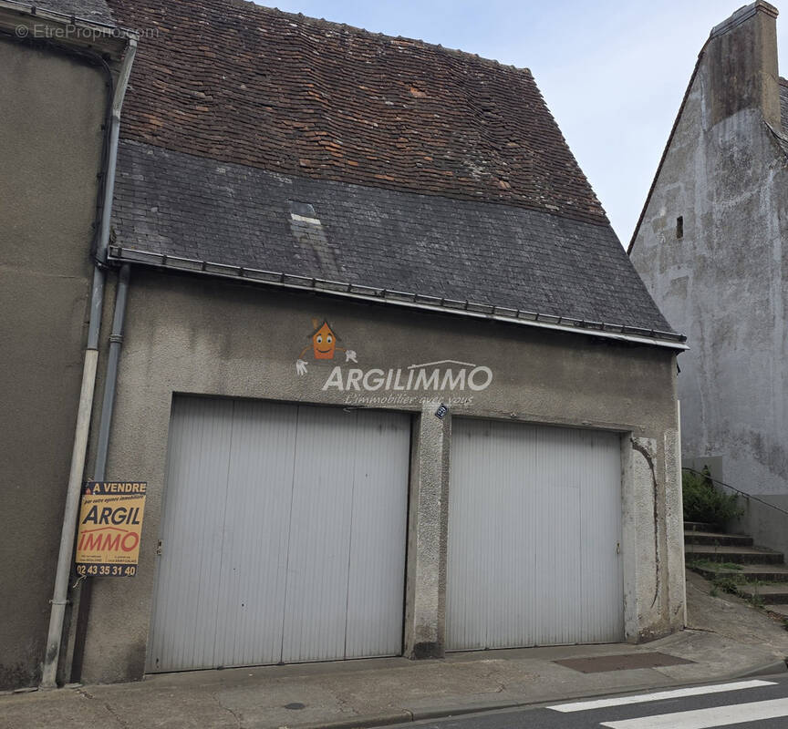 Parking à SAINT-CALAIS
