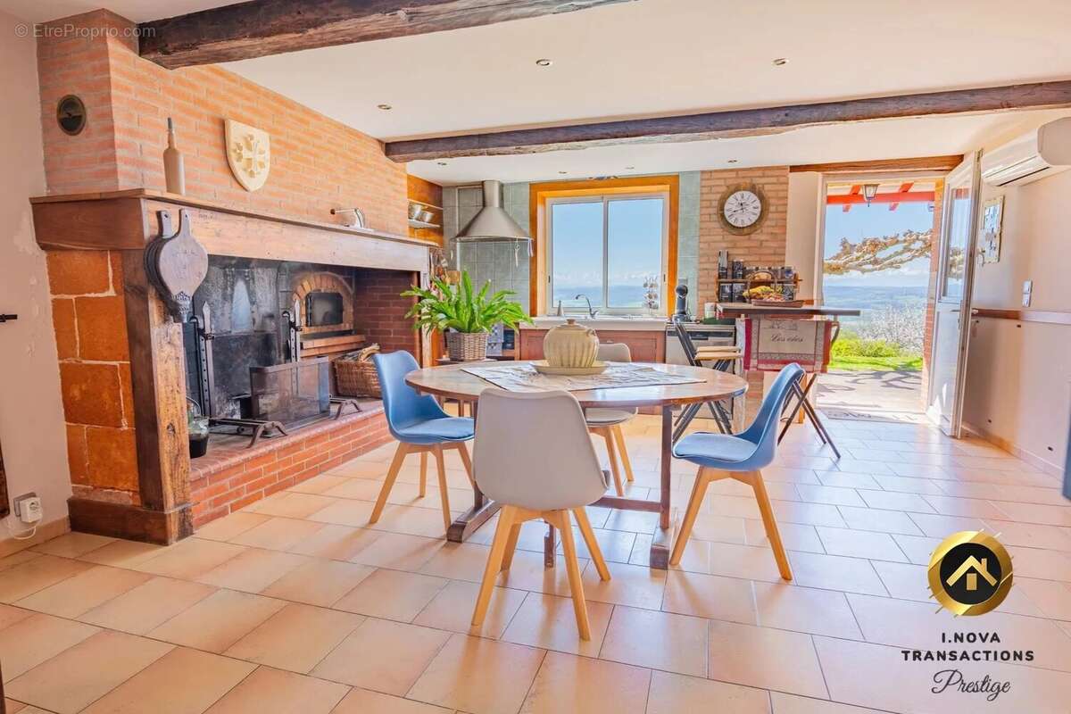 Maison à MONTESQUIEU-VOLVESTRE