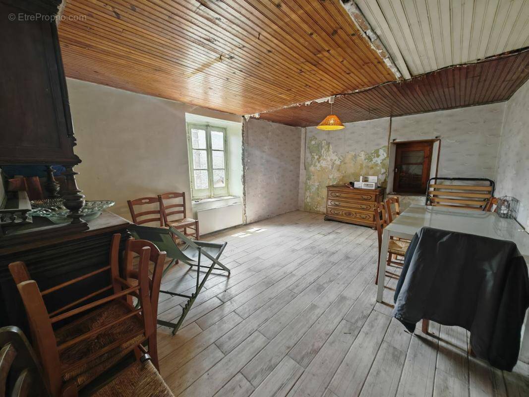 Maison à LUZENAC