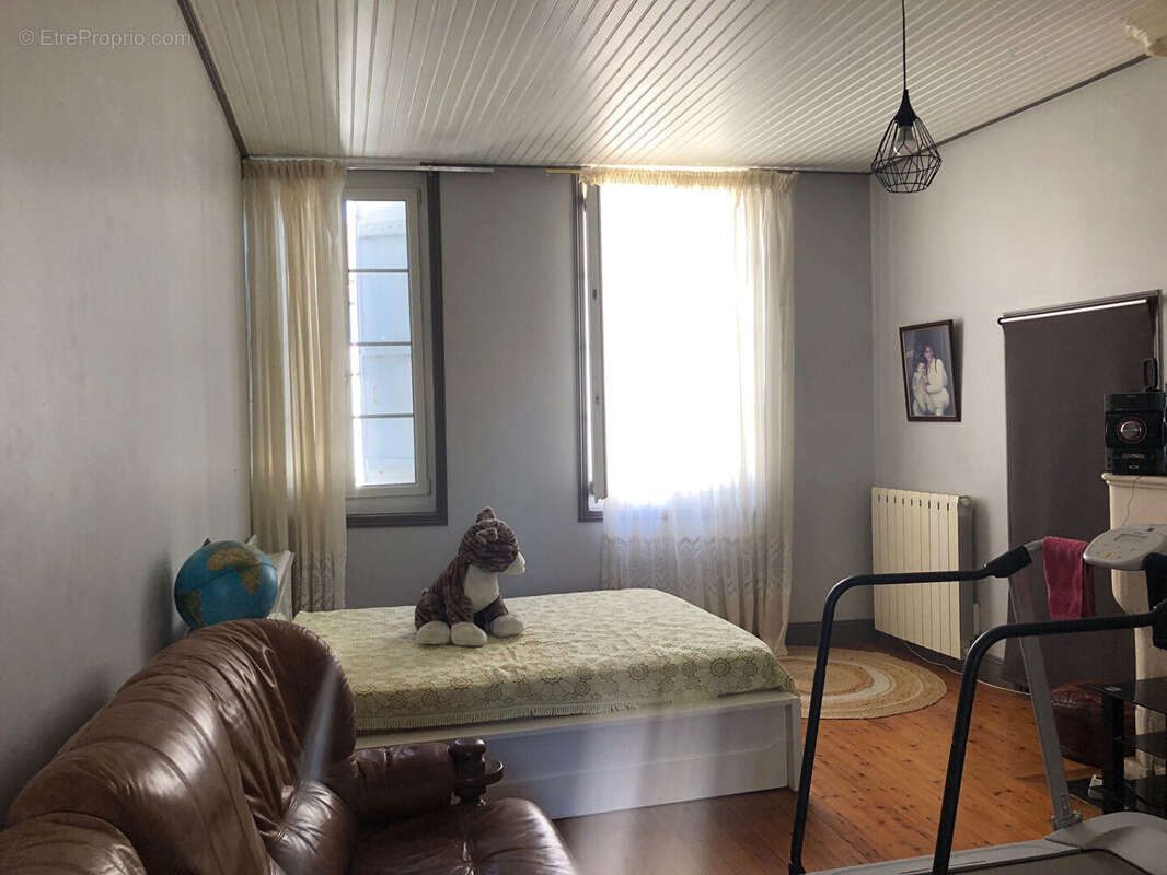 Maison à TONNAY-CHARENTE