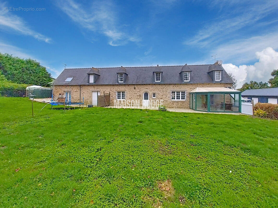 Maison à PLOUVARA