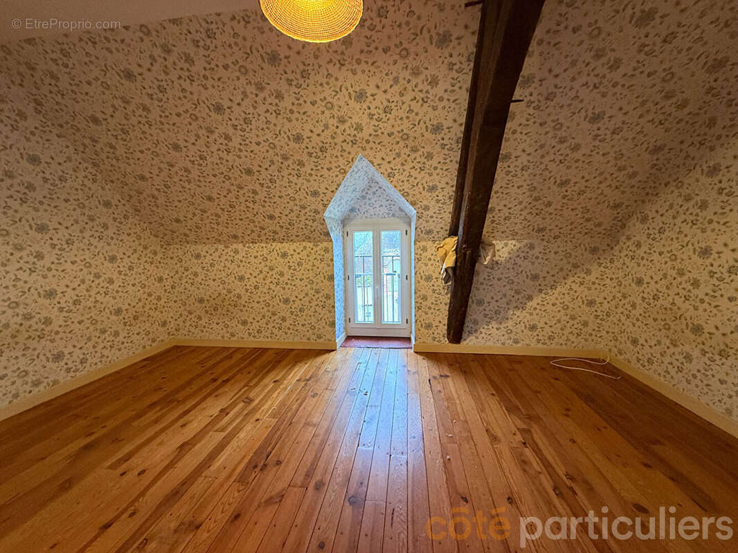 Maison à LE PONDY