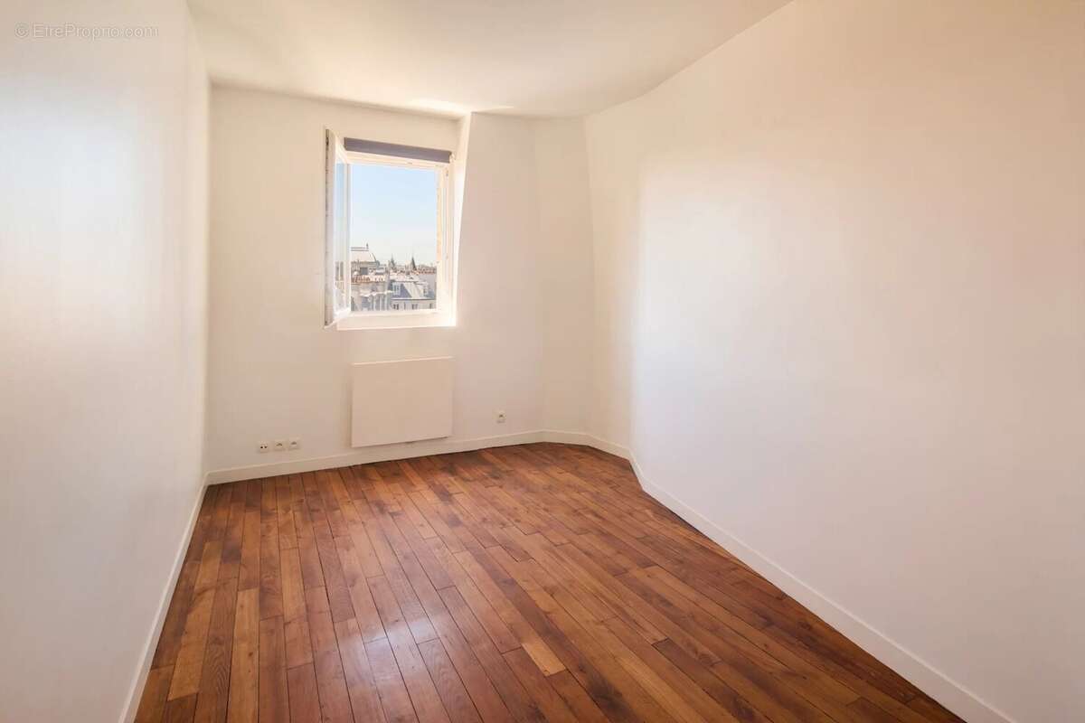 Appartement à PARIS-1E