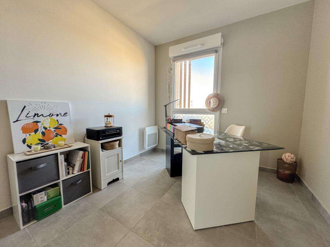 Appartement à GARONS