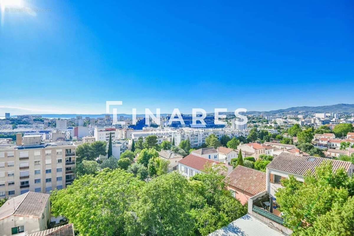 Appartement à MARSEILLE-4E