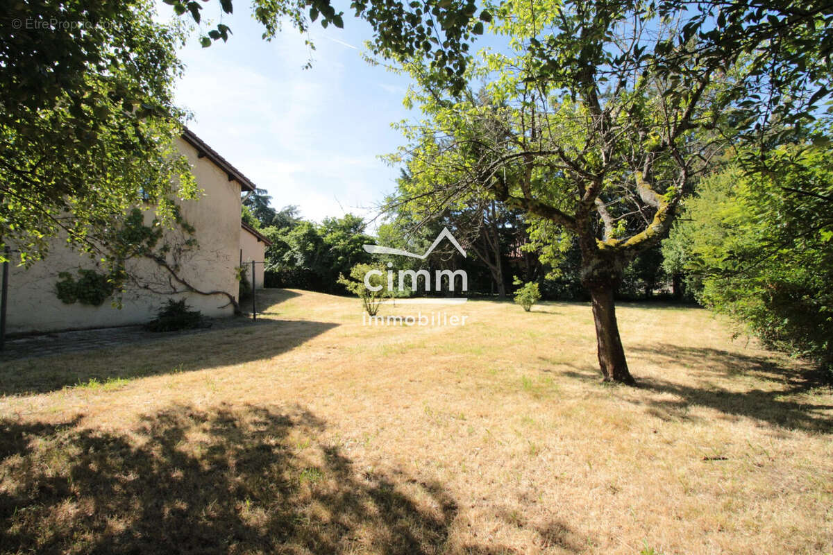 Maison à SAINT-SIMEON-DE-BRESSIEUX