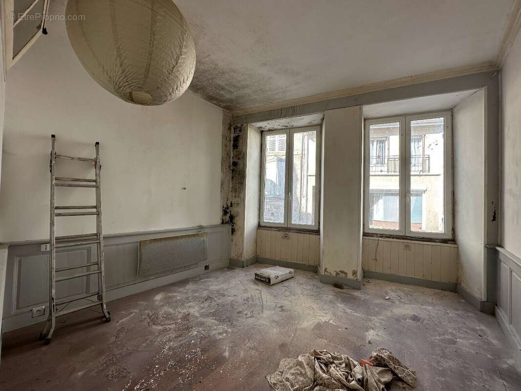 Maison à SAINT-YRIEIX-LA-PERCHE