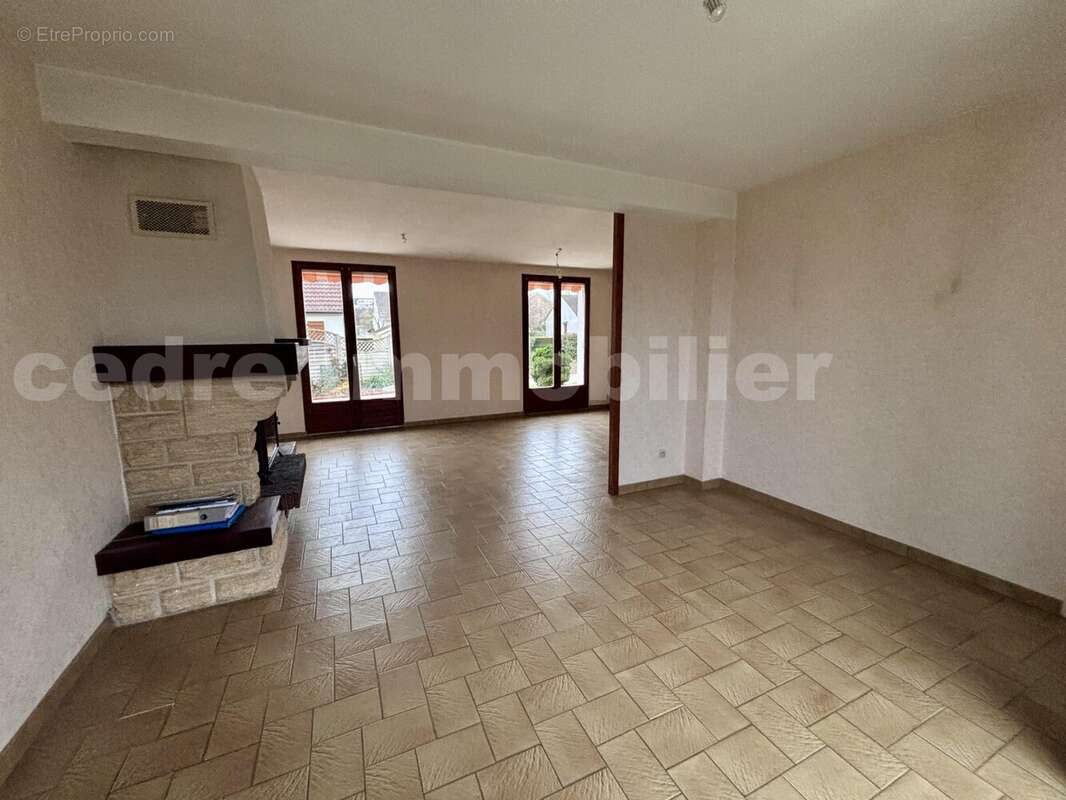 IMG_0351 - Maison à SAINT-PRYVE-SAINT-MESMIN