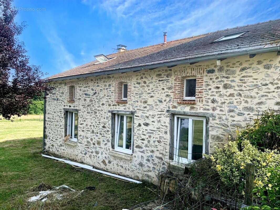 Maison à BUSSIERE-GALANT