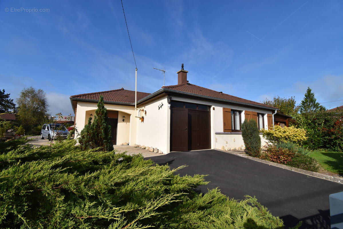 Maison à SAINT-LOUP-SUR-SEMOUSE