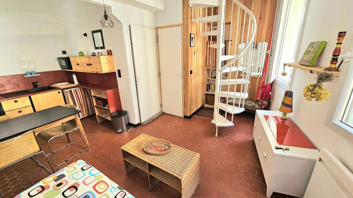 Duplex au 1er étage dans une petite copropriété de 3 lots à Claviers, Var - photo 2