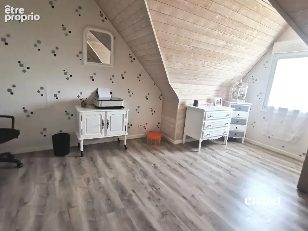 Maison  4 ch , 2 salles d'eau, sous sol aménagé , jardin arboré, véranda, garages - photo 9