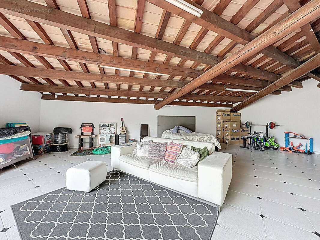 Maison à SORGUES