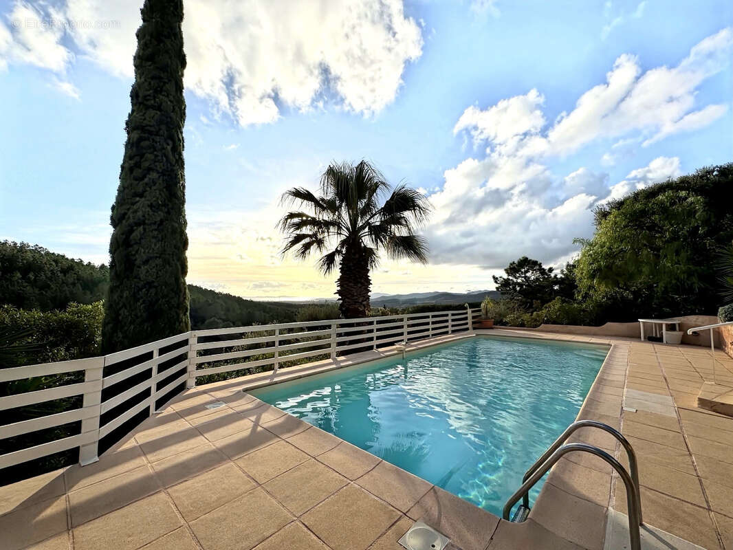 Maison à LA LONDE-LES-MAURES