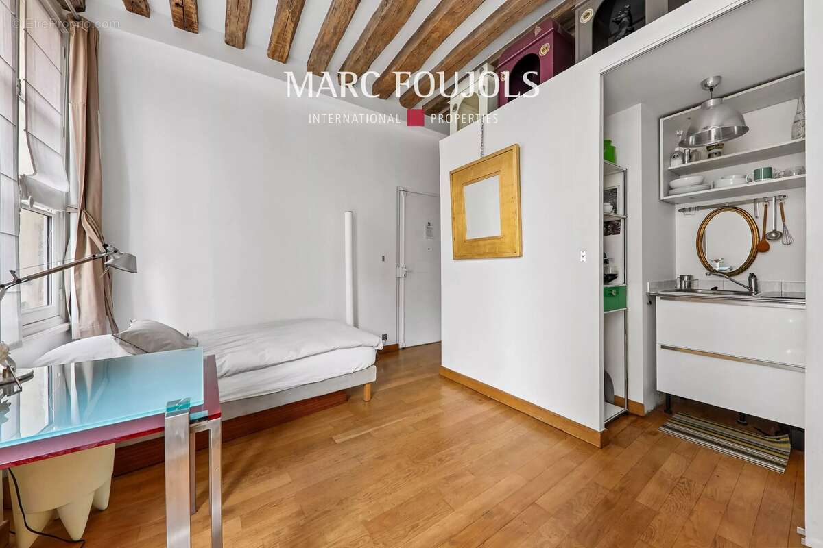Appartement à PARIS-7E