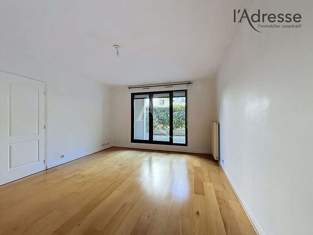 Appartement à SURESNES