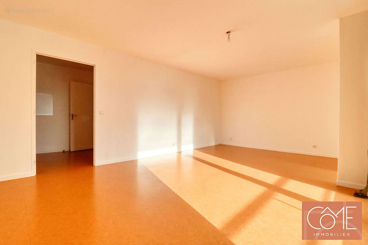 Appartement à ROMILLE