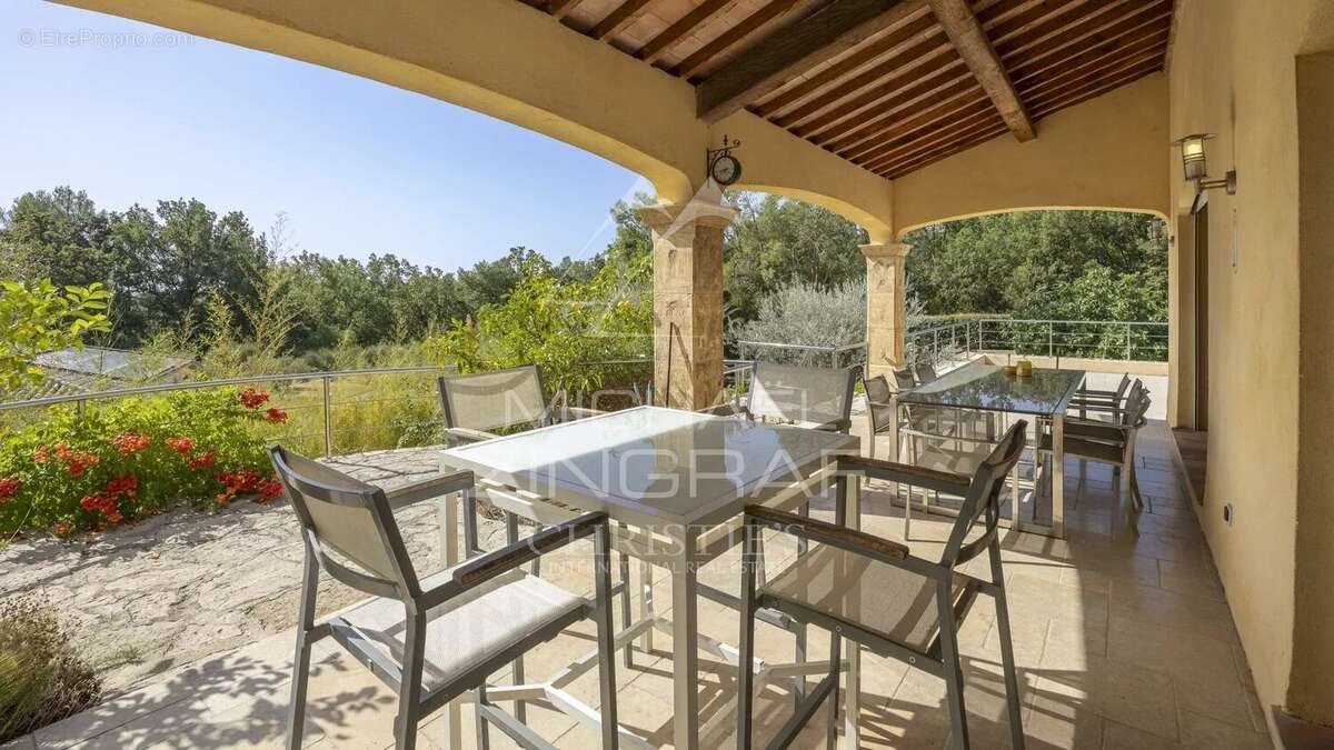 Élégante villa contemporaine au cœur de la Provence - photo 11