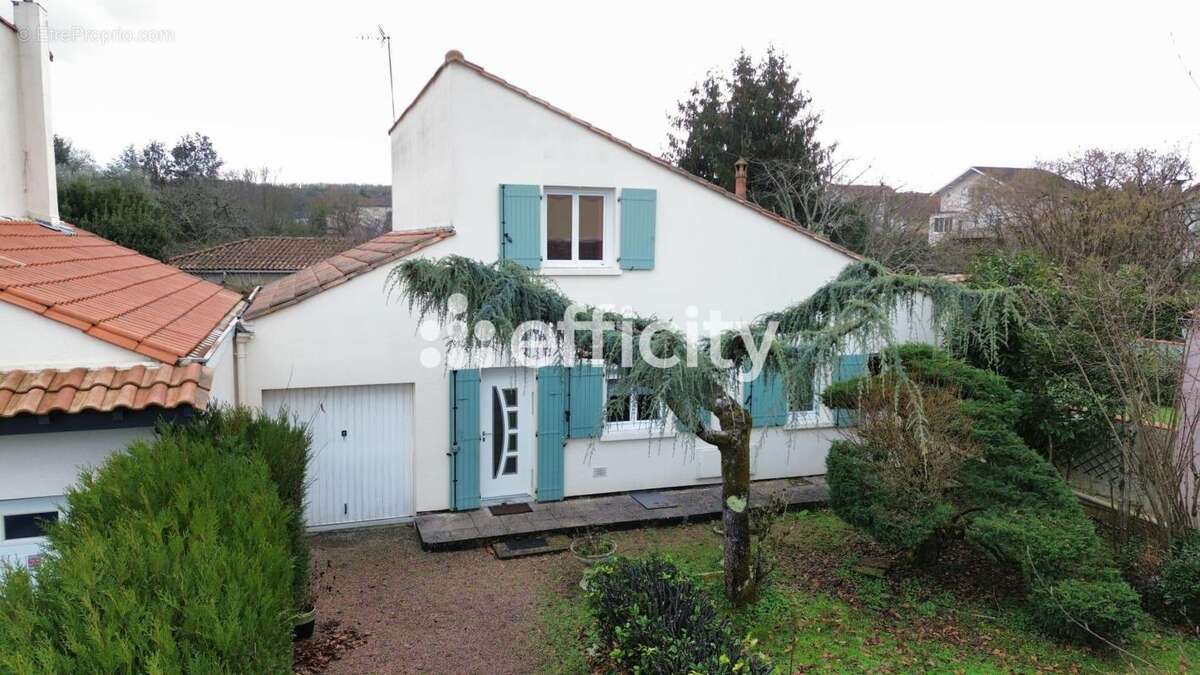 Maison à L'ISLE-D'ESPAGNAC